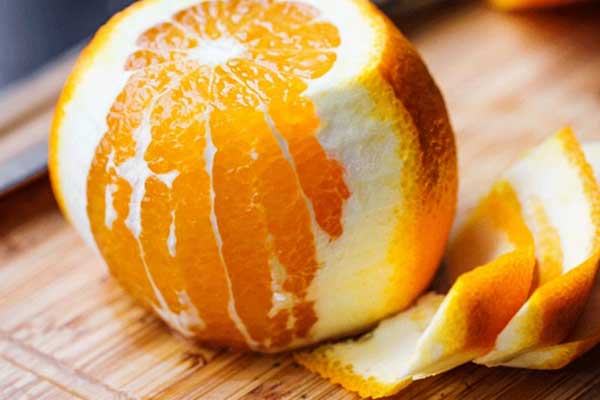 قشر البرتقال للتنحيف